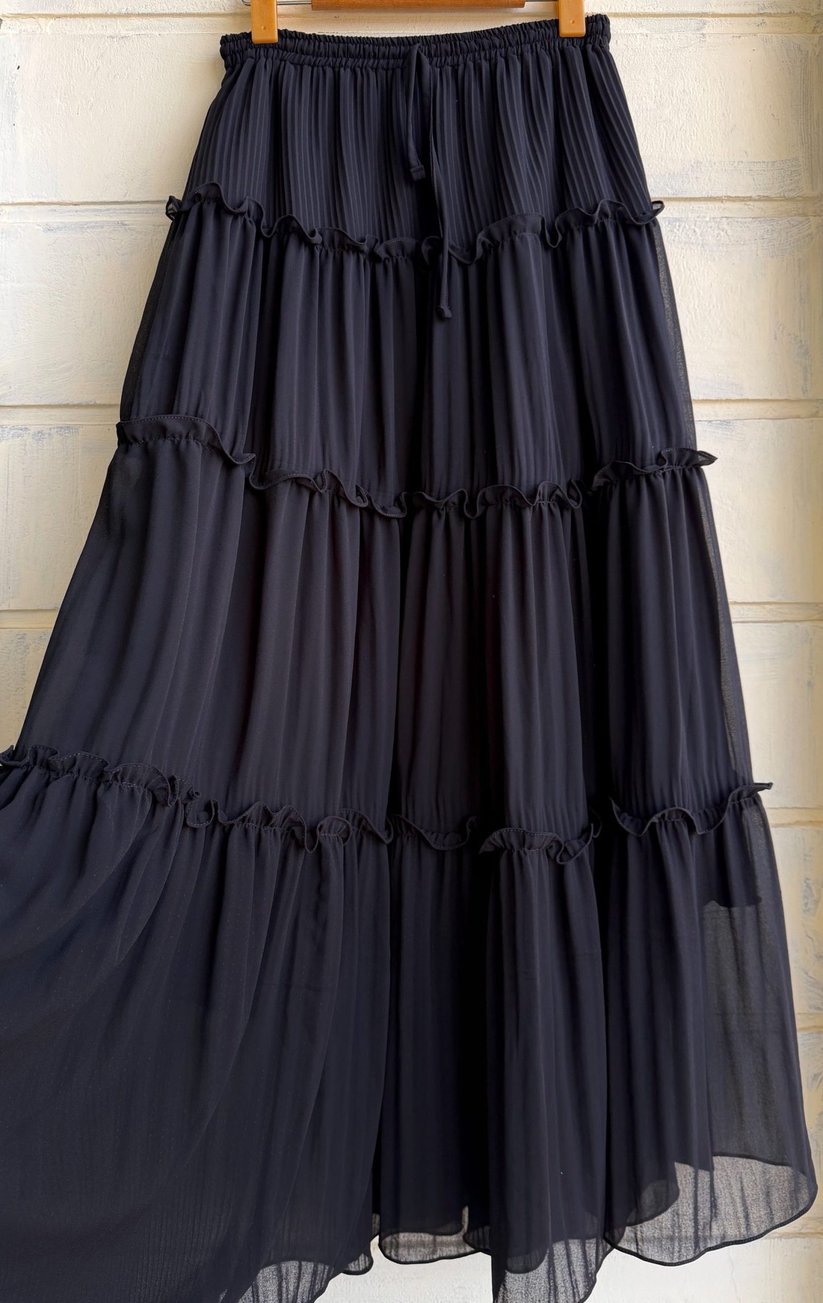 img_2732-scaled-1.jpeg BLACK LAYERD SKIRT - Image 1